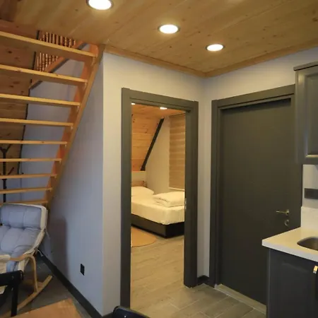 Köyevi Teras Bungolov