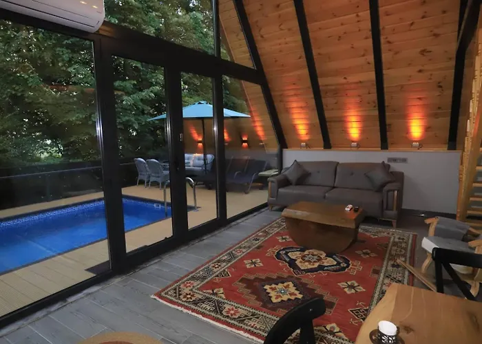 Koeyevi Teras Bungolov *